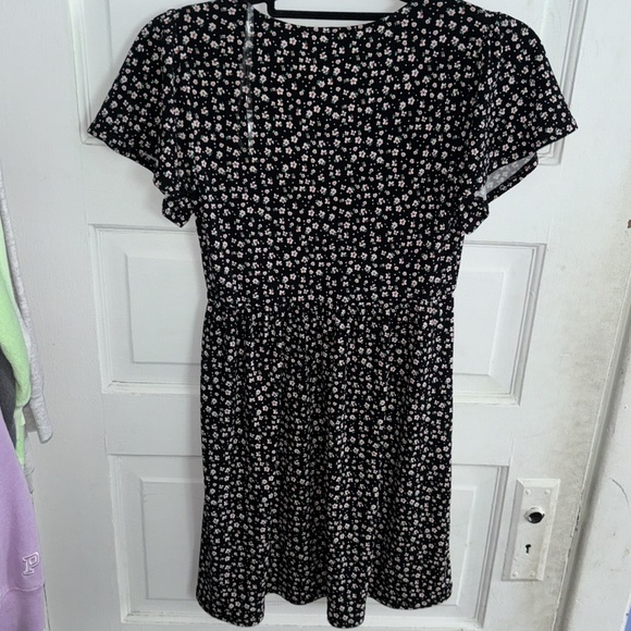 V-Cut Floral Dress - Picture 2 of 3